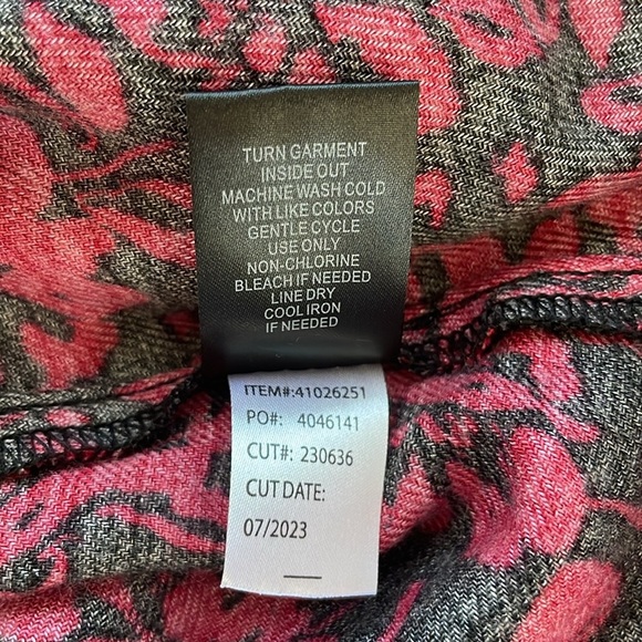 Torrid Babydoll Softest Flannel Puff Short Sleeve Top. Size 6X. NWT. Red & Black - Picture 15 of 15